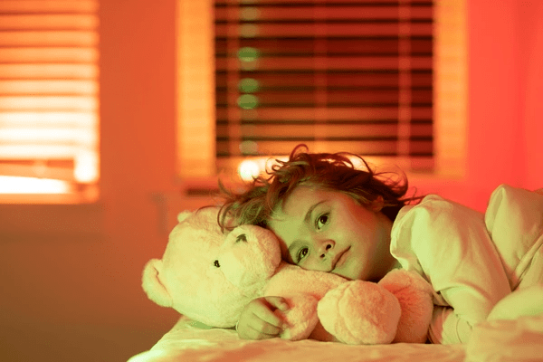 veilleuses-pour-enfants-impact-des-couleurs-et-de-la-luminosite-sur-le-sommeil