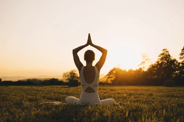 yoga-meditation-et-gestion-du-stress-guide-complet-pour-une-perte-de-poids-holistique